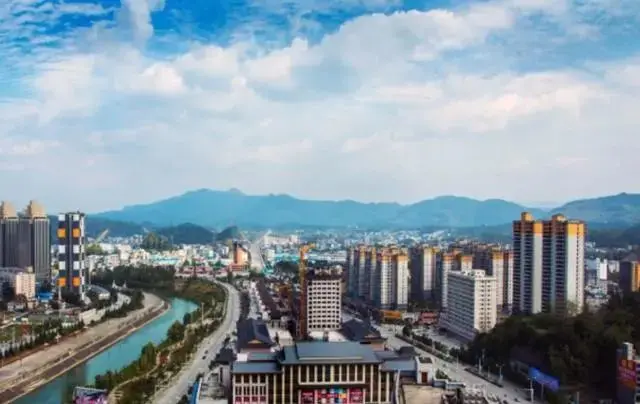 四川哪个城市夏天比较凉快_夏天哪个城市凉快适合旅游_四川哪个城市夏天凉快