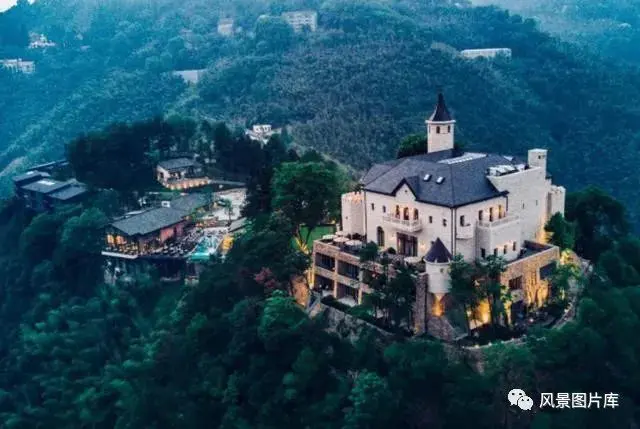 夏天凉快的旅游地_夏天哪个城市凉快适合旅游_夏天哪些旅游城市凉快