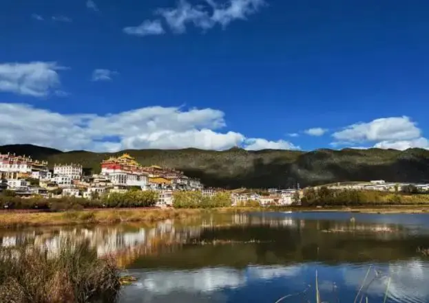 四川哪个城市夏天凉快_四川哪个城市夏天比较凉快_夏天哪个城市凉快适合旅游