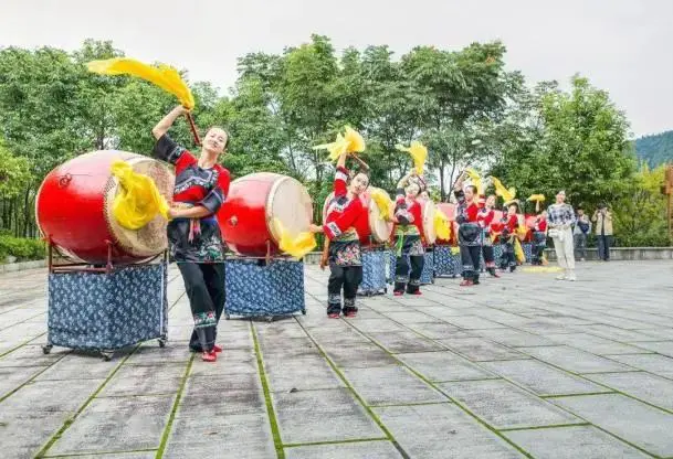 五一去凤凰古城合适吗_凤凰古城五一穿什么衣服_五一适合去凤凰古城吗