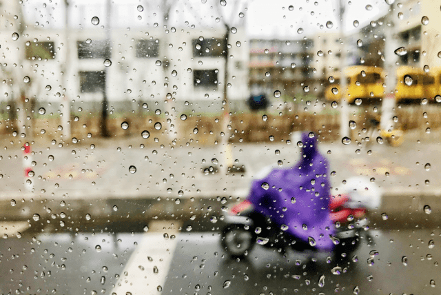 雨衣面料哪种好_雨衣面料_雨衣选哪种面料好