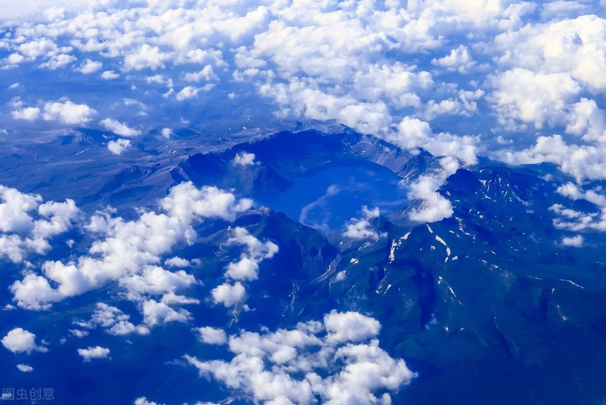 天池长白山_长白山天池怎么形成的_长白山天池天气