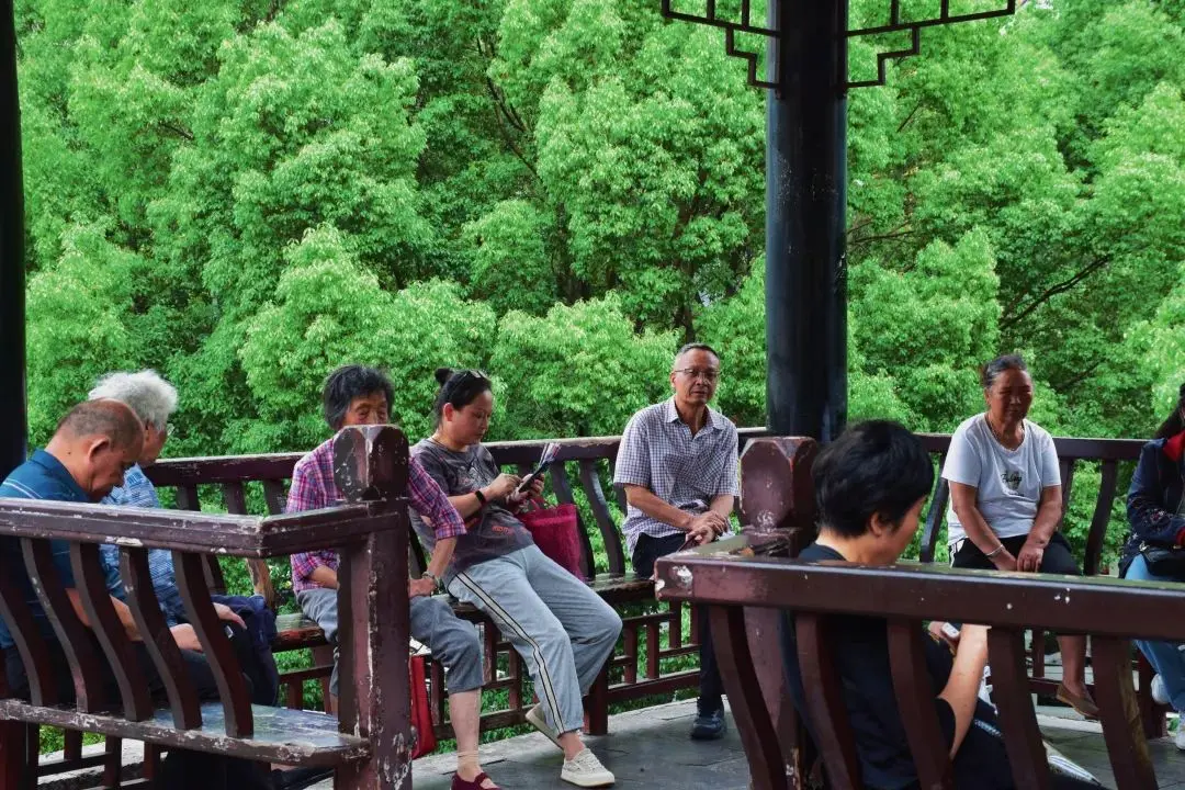 夏天去哪旅游_夏天旅游去哪比较好_夏天旅游去三亚好还是青岛好