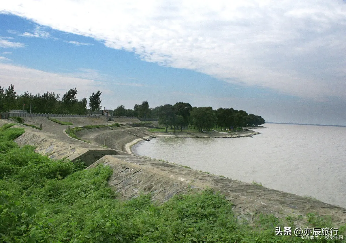 夏天旅游去三亚好还是青岛好_夏天去哪旅游_夏天旅游去哪比较好