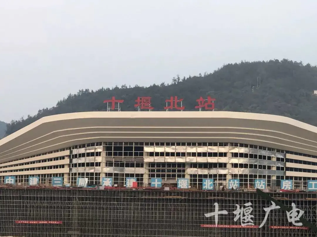 高铁西站通车_高铁西站什么时候建好_西十高铁什么时候完工