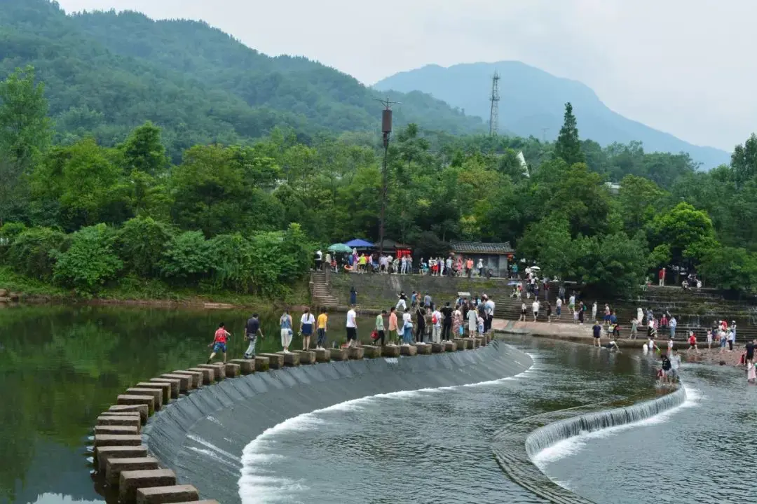 成都东站附近有什么好玩的景点_成都东站附近好玩的_成都东站周边景点