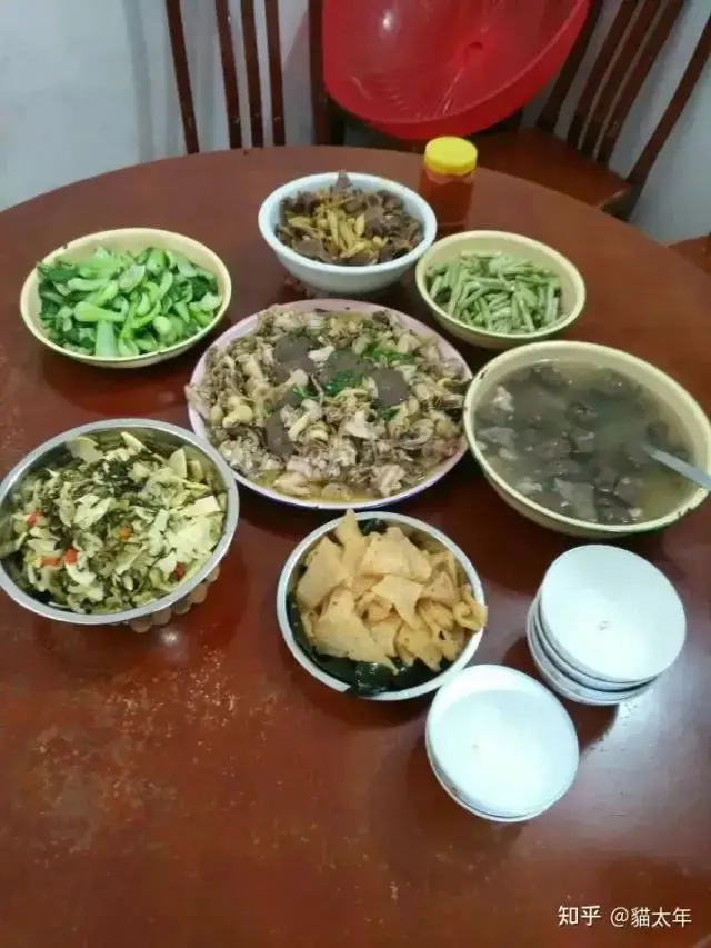 美食春节作文_春节的美食_美食春节活动手抄报