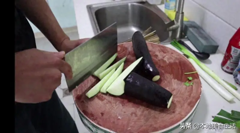 风味茄子的做法_风味茄子做法大全_风味茄子做法外酥里嫩窍门