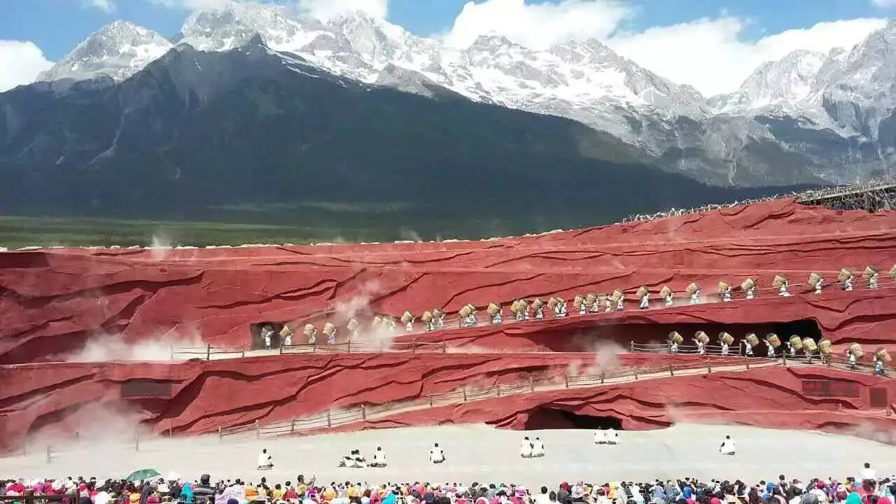 玉龙雪山夏天还有雪吗_夏天的玉龙雪山多少度_玉龙雪山在夏天有雪吗